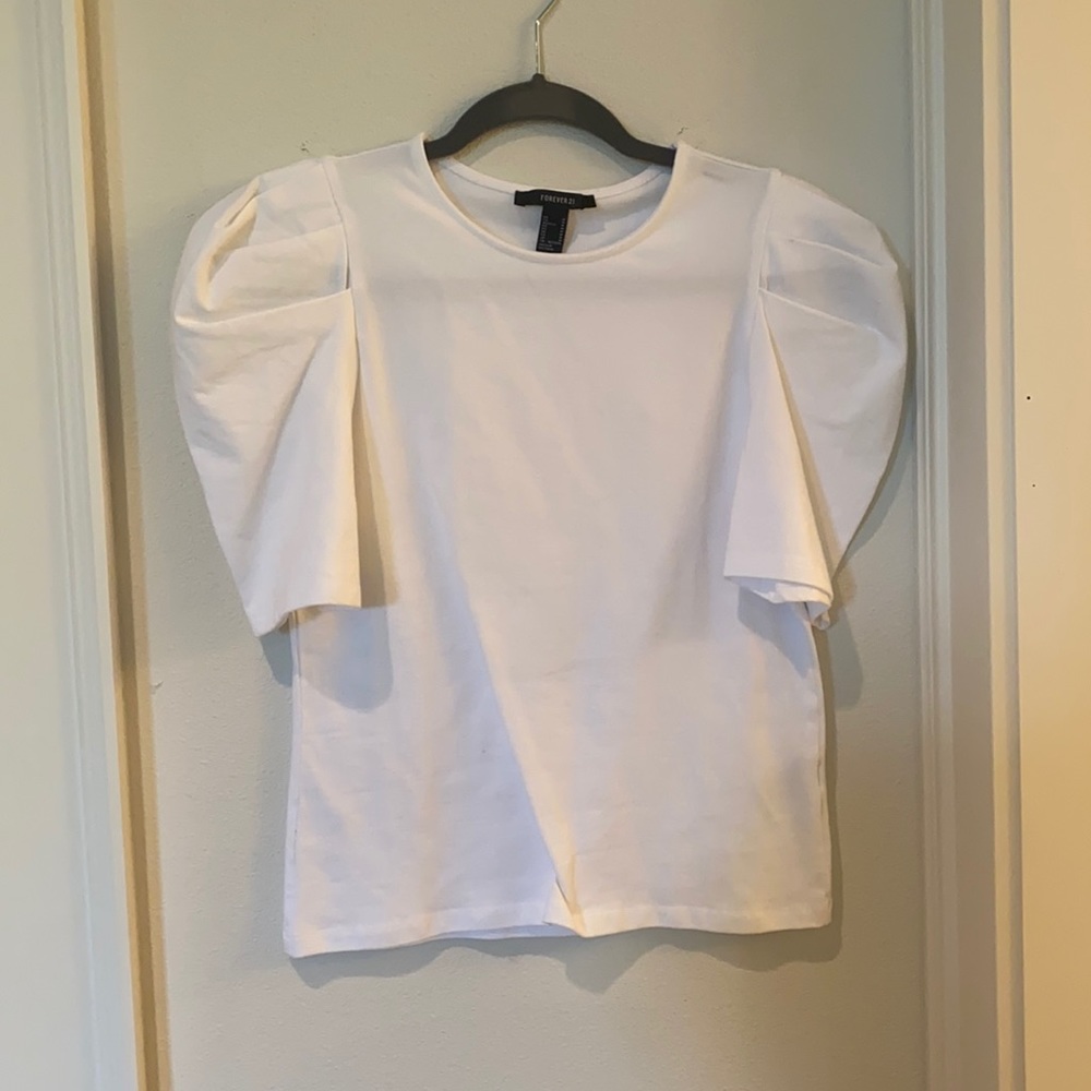 NEVER WORN White Puff Sleeve top